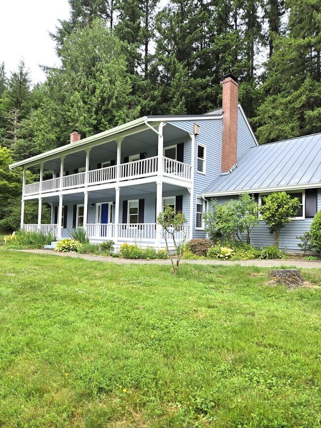 Building Photo - Exceptional Property! Walking Trails, Pond...