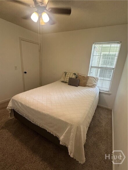 Building Photo - 109 Live Oak Cir