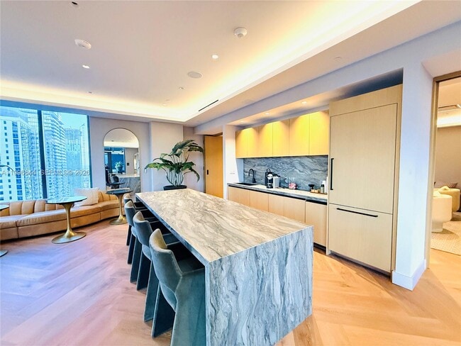 Building Photo - 121 NE 5th St