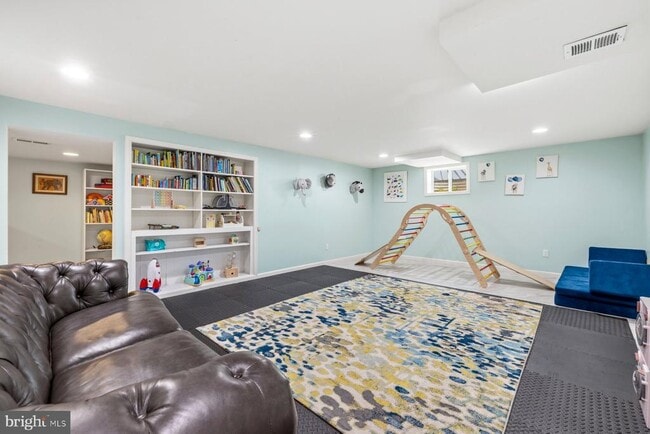 Building Photo - 3604 Husted Dr