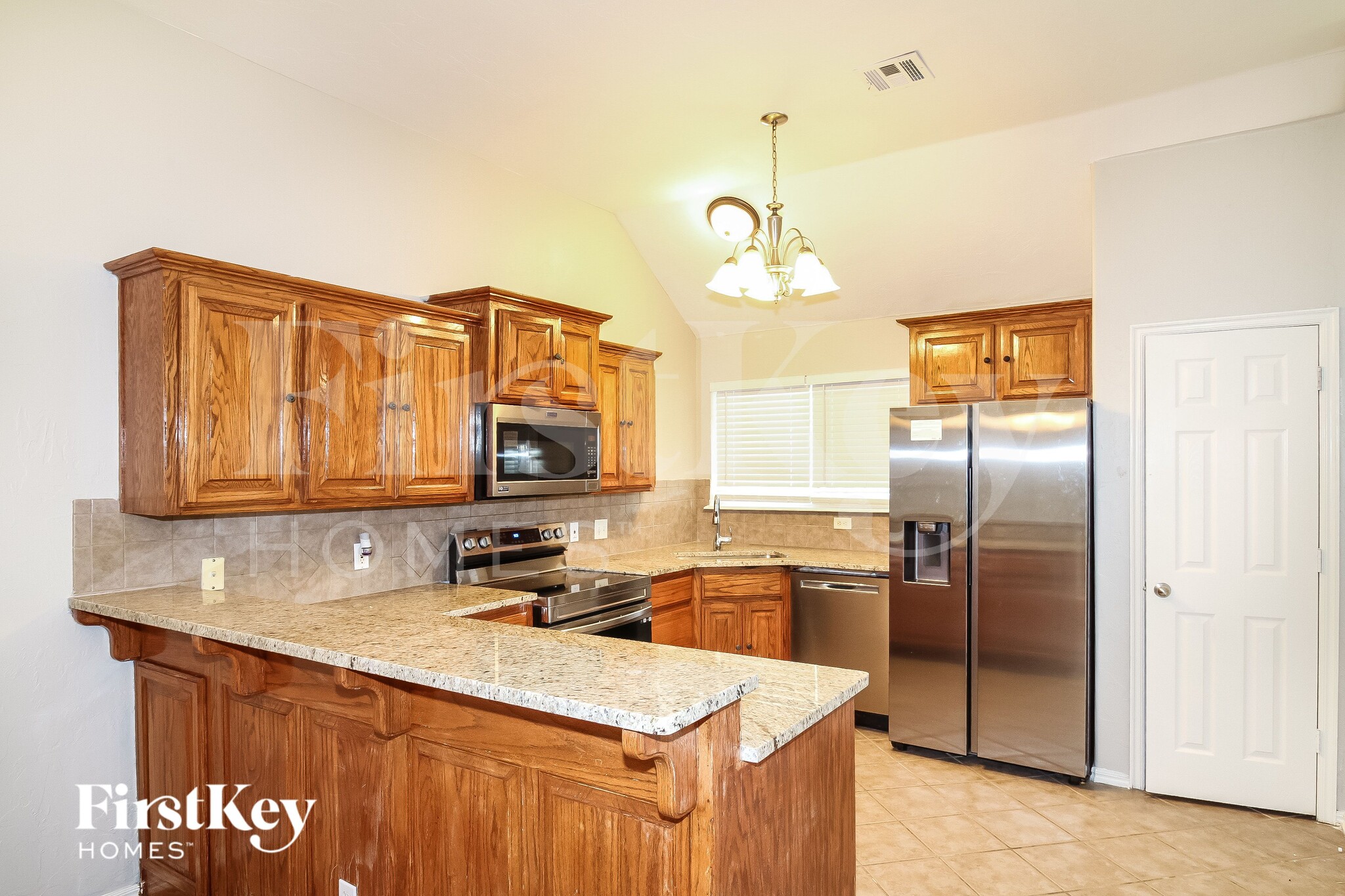 Building Photo - 9400 S Country Club Dr