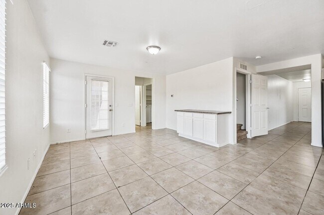 Building Photo - 11836 W Rosewood Dr