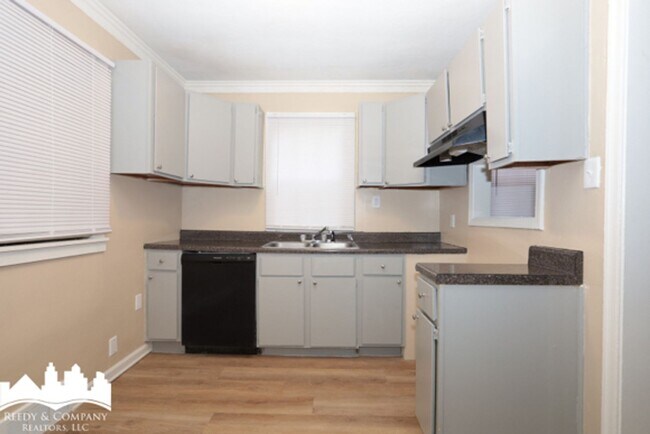 Building Photo - 905 Parkhaven Ln