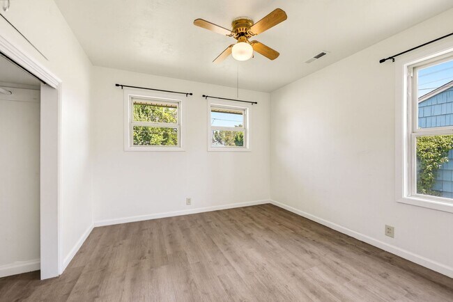 Building Photo - 1007 Murray Ave