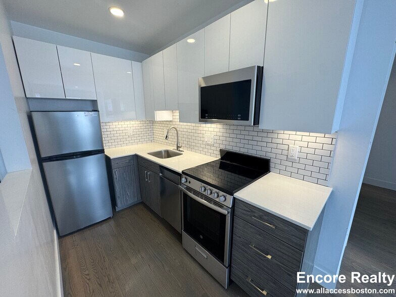 Primary Photo - 121 Jersey St