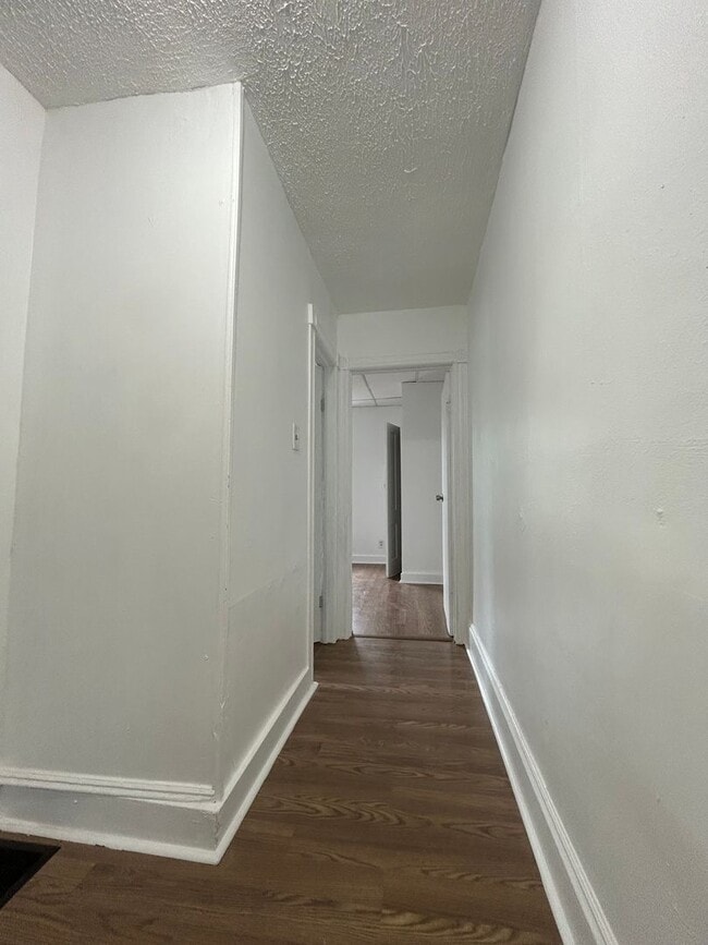 Building Photo - 367 Hewitt St