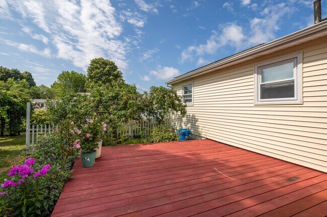 Building Photo - 14 Wallis Rd