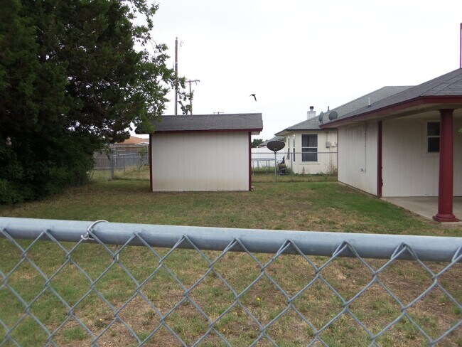 Building Photo - 2414 Tracey Ann Ln