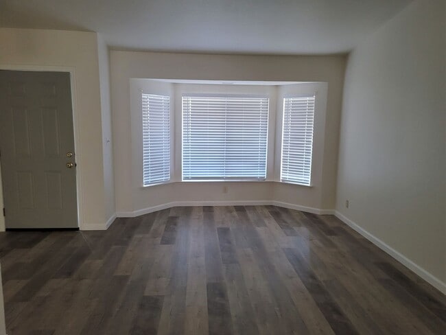 Building Photo - House for Rent!