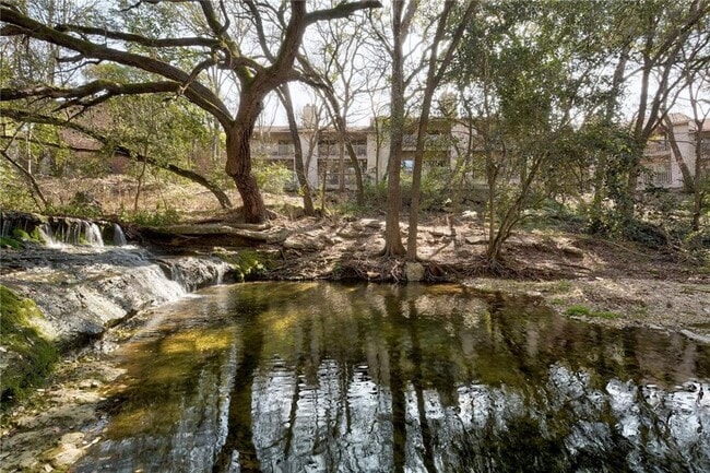 Building Photo - 3839 Dry Creek Dr