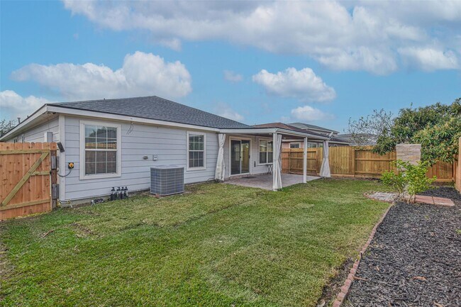 Building Photo - 7718 Shavano Ln