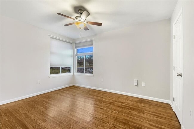 Building Photo - 108 E Skyview Rd