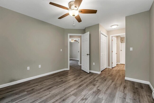 Building Photo - 4 Mill Pond Rd