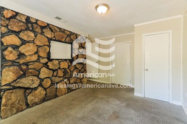 Building Photo - 8605 9th Ct S
