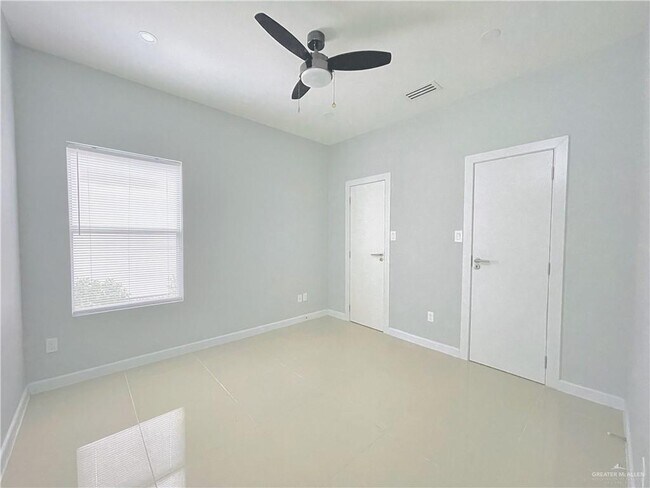 Building Photo - 23 Summerland Ln