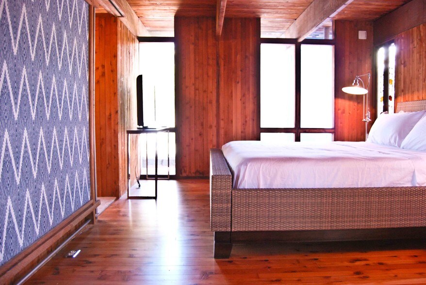 Primary Photo - 341 Harbor View Ave