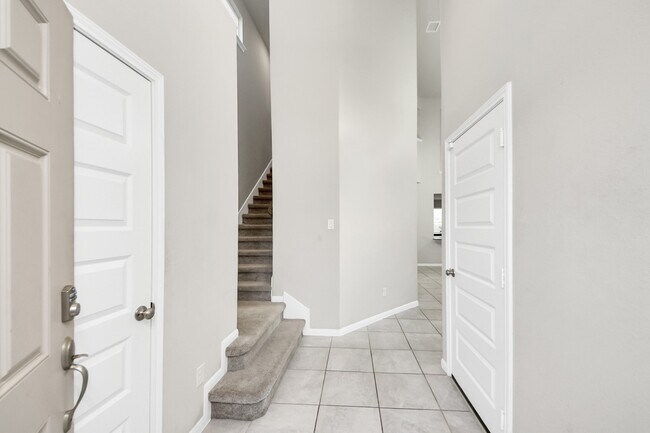 Building Photo - 6302 Prince Pl Dr