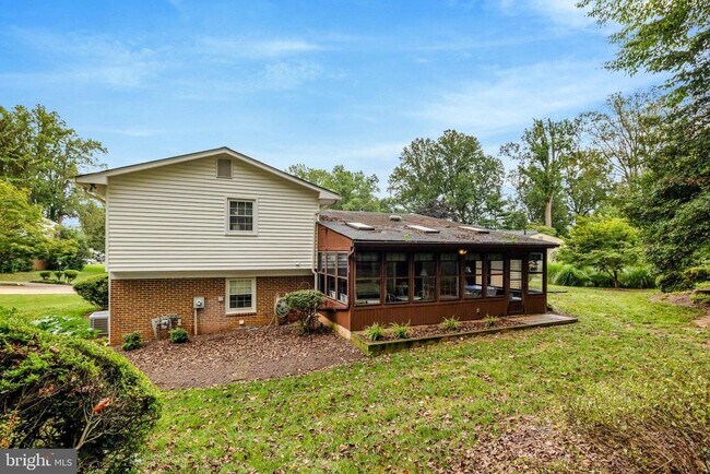 Building Photo - 615 Kearney Ct SW