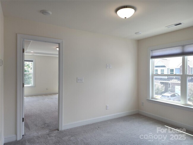Building Photo - 2153 Bexar Trl