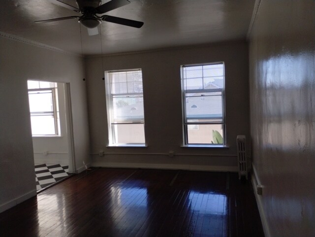 Building Photo - 901 S Kingsley Dr