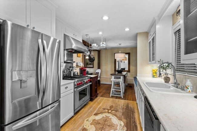 Building Photo - 201 Brookfield Ave