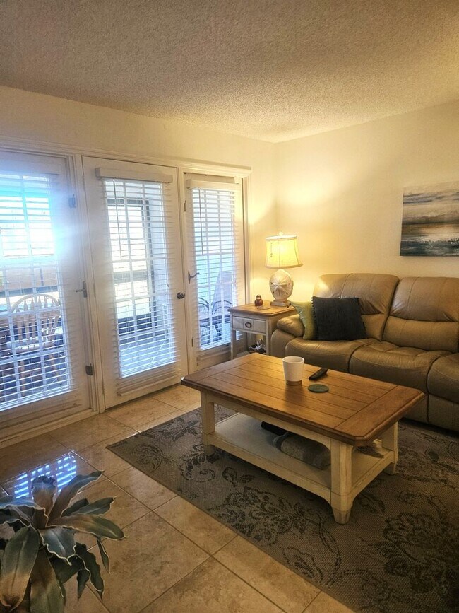 Building Photo - 307 Pine Hollow Cir