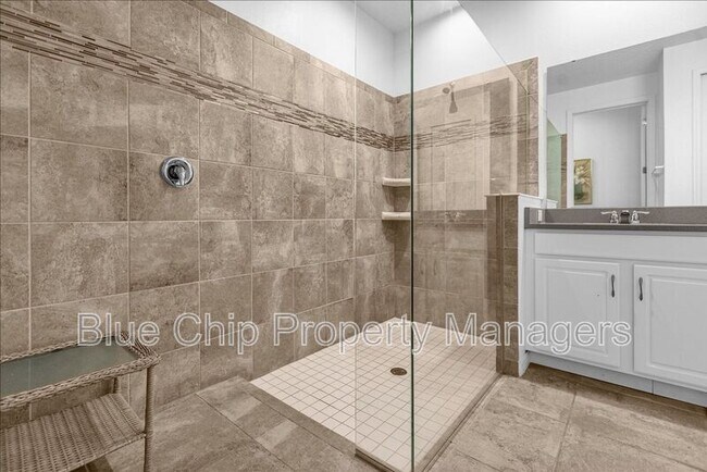 Building Photo - 8947 Amelia Downs Trail