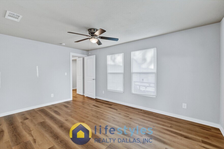 Building Photo - 717 Bonham St