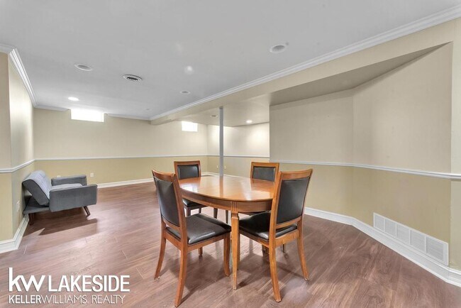 Building Photo - 51460 Blue Spruce Dr