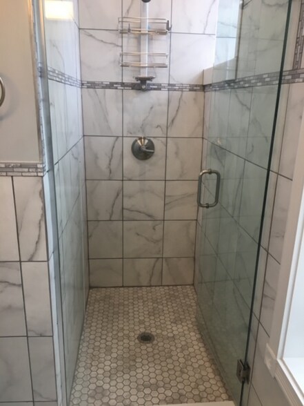 Building Photo - 1826 W Erie St