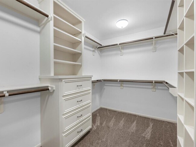 Building Photo - 3014 Redwood Lodge Dr