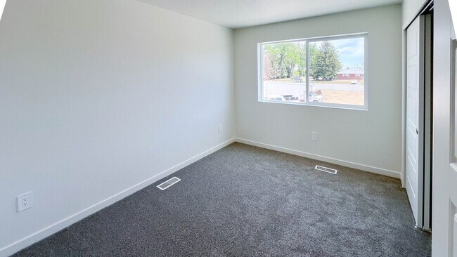 Building Photo - 3901 Crater St