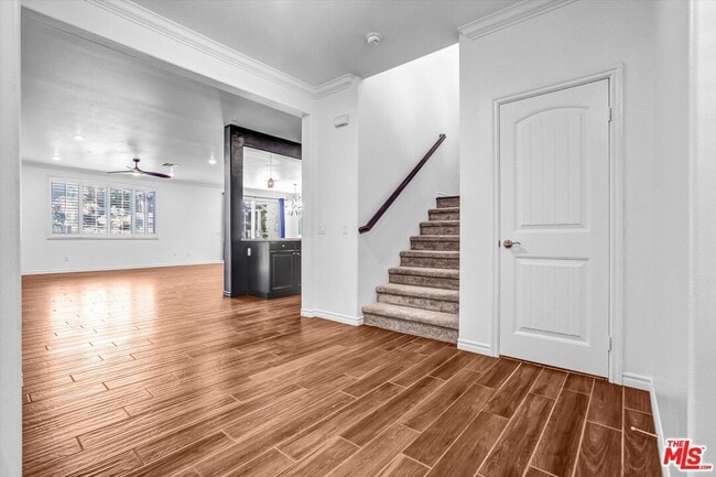 Building Photo - 577 Comet Ave