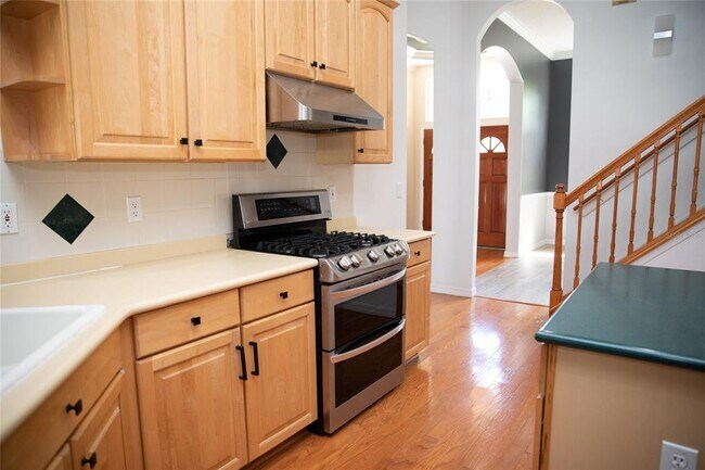 Building Photo - 664 Field Club Cir