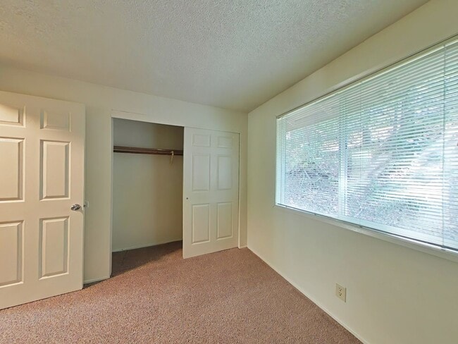 Building Photo - Cozy 3 Bedroom Home Surrounded by Trees - ...