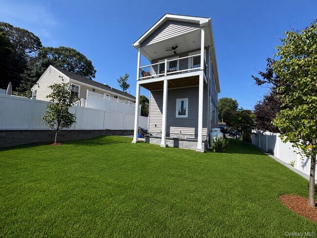 Building Photo - 119 Whittier Dr