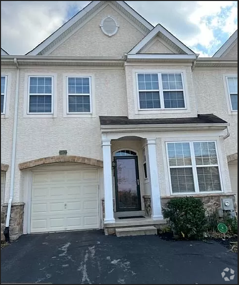 Building Photo - 502 Rolling Hill Dr