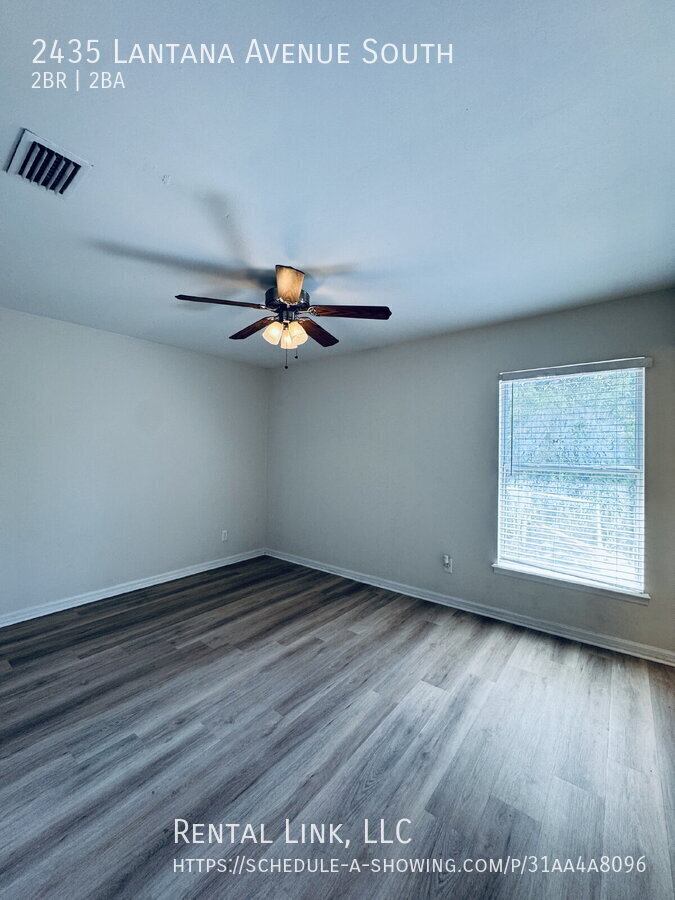 Building Photo - 2435 Lantana Ave S