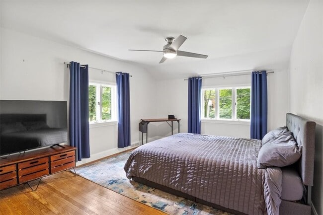 Building Photo - 485 Oakridge Dr