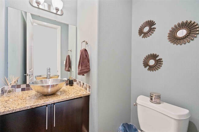 Building Photo - 2110 Shearn St