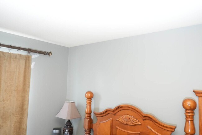Building Photo - 1704 Windward Ave