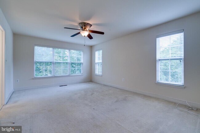 Building Photo - 2655 Glenriver Way