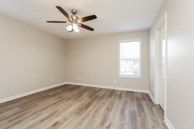 Building Photo - 318 Gallop Ln