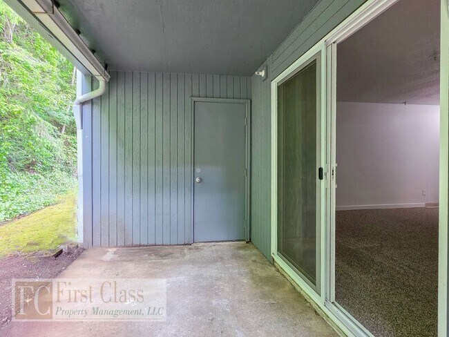Building Photo - 3602 SW Beaverton Hillsdale Hwy