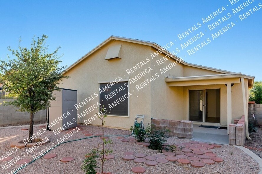 Building Photo - 8445 S Burien Rd