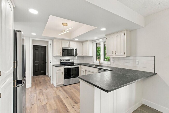Building Photo - 117 Ridgeview Dr