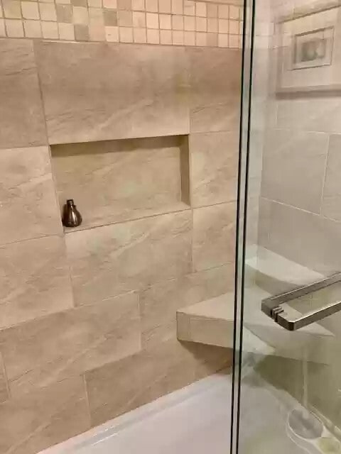 Building Photo - 618 N Silver Cir