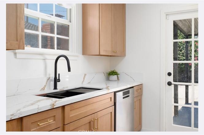 Building Photo - 13203 Lakewood Blvd