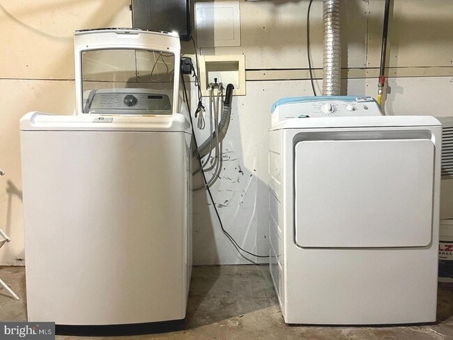 Building Photo - 173 Fountain St