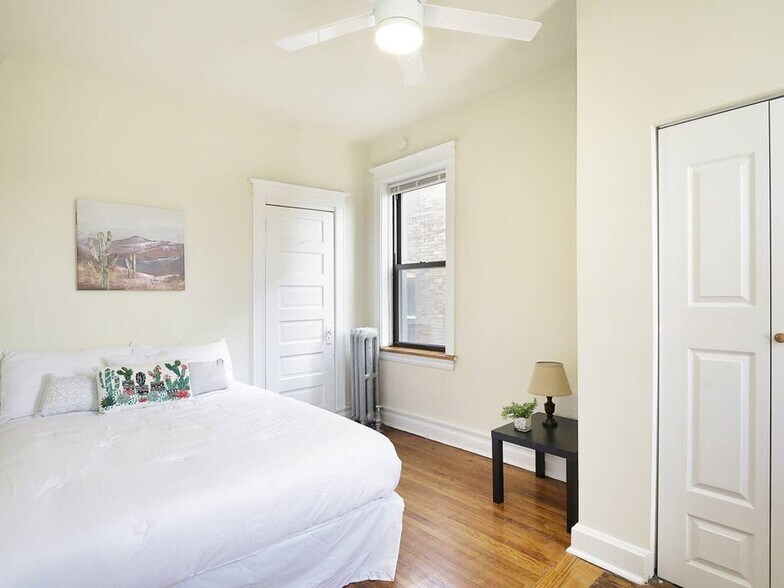 Building Photo - 5124 S University Ave